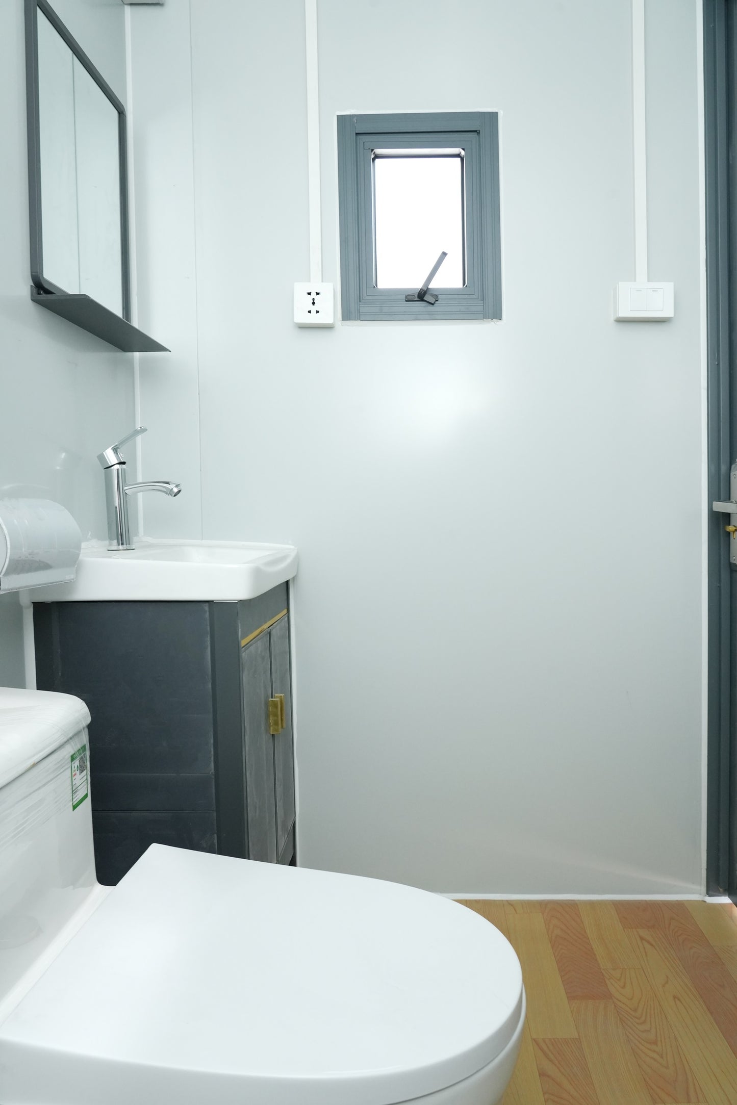 EMC Portable Toilet Bathroom With Shower - Insulated 4 seasons - Connections for sceptic and water - Power inlet