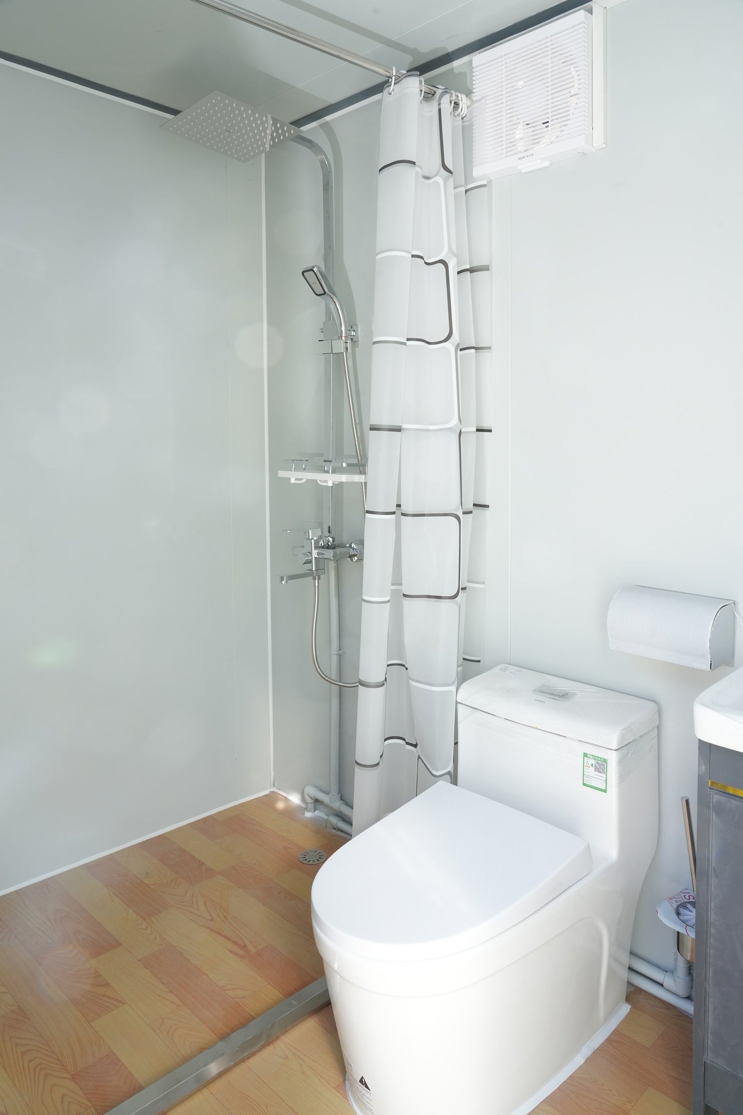 EMC Portable Toilet Bathroom With Shower - Insulated 4 seasons - Connections for sceptic and water - Power inlet