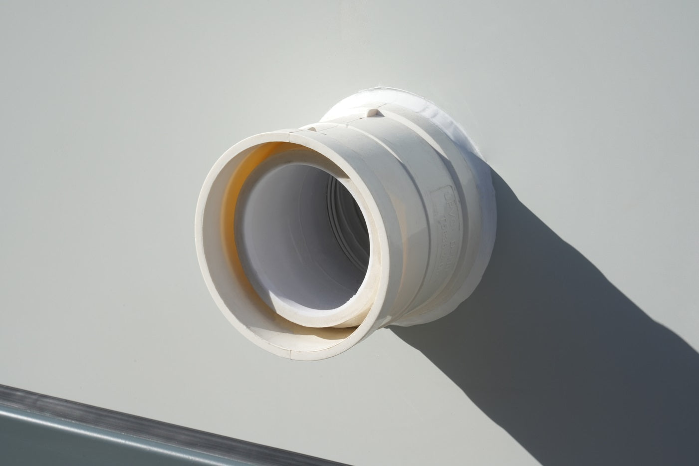 EMC Portable Toilet Bathroom With Shower - Insulated 4 seasons - Connections for sceptic and water - Power inlet